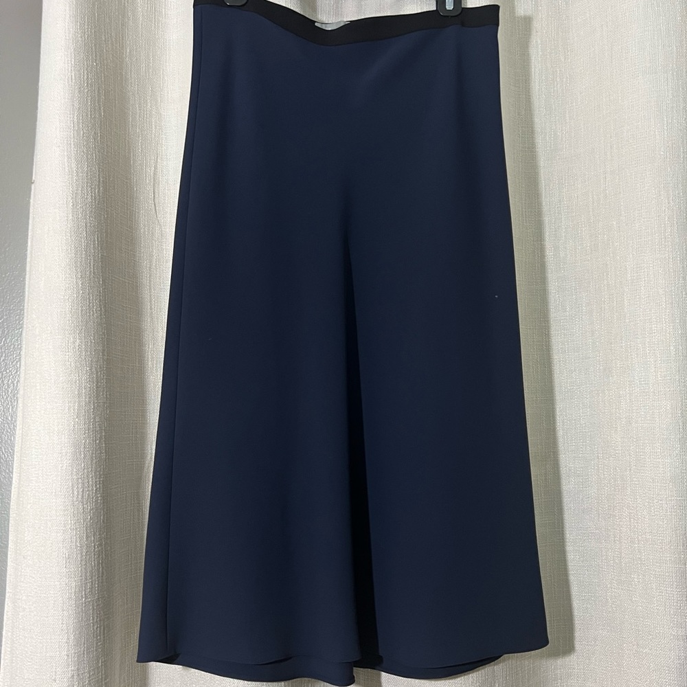 Vince mid length skirt | Navy with black waist band | Size Small